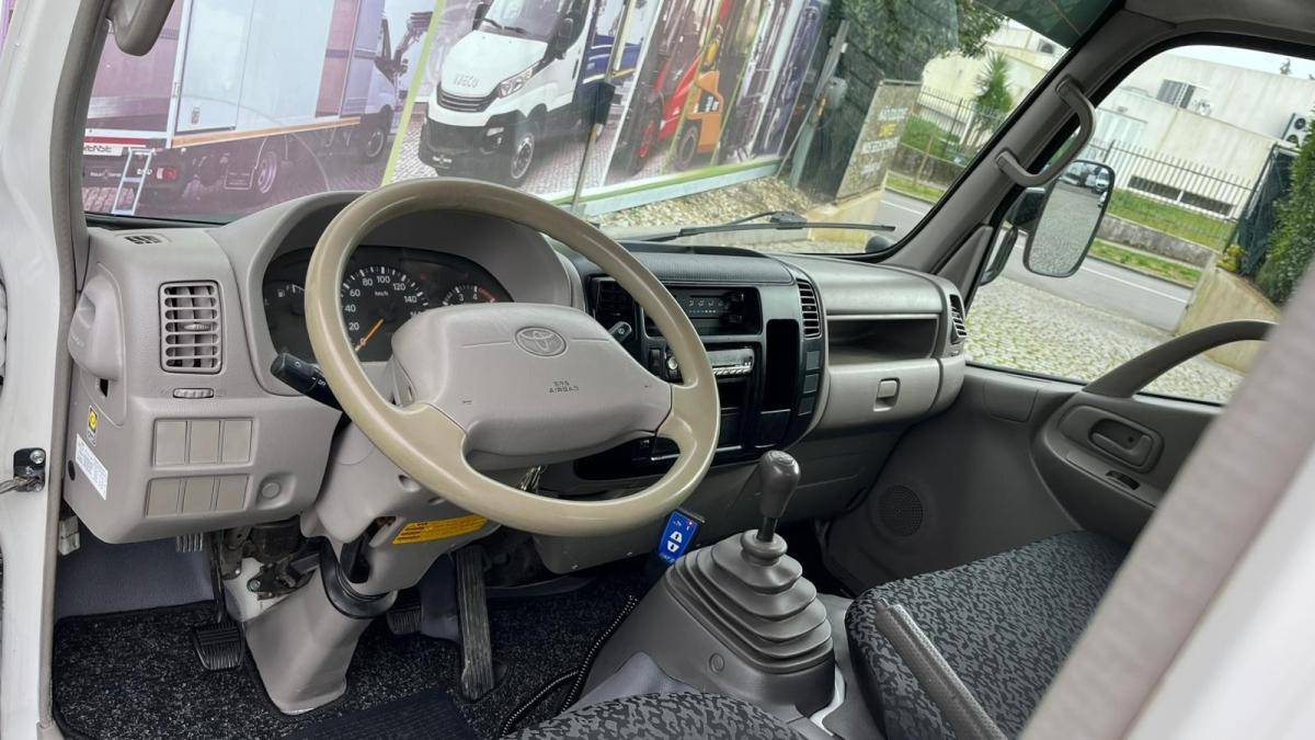 toyota-dyna-2013-diesel-2982cc