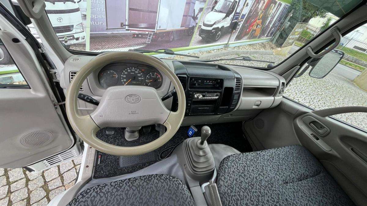 toyota-dyna-2013-diesel-2982cc