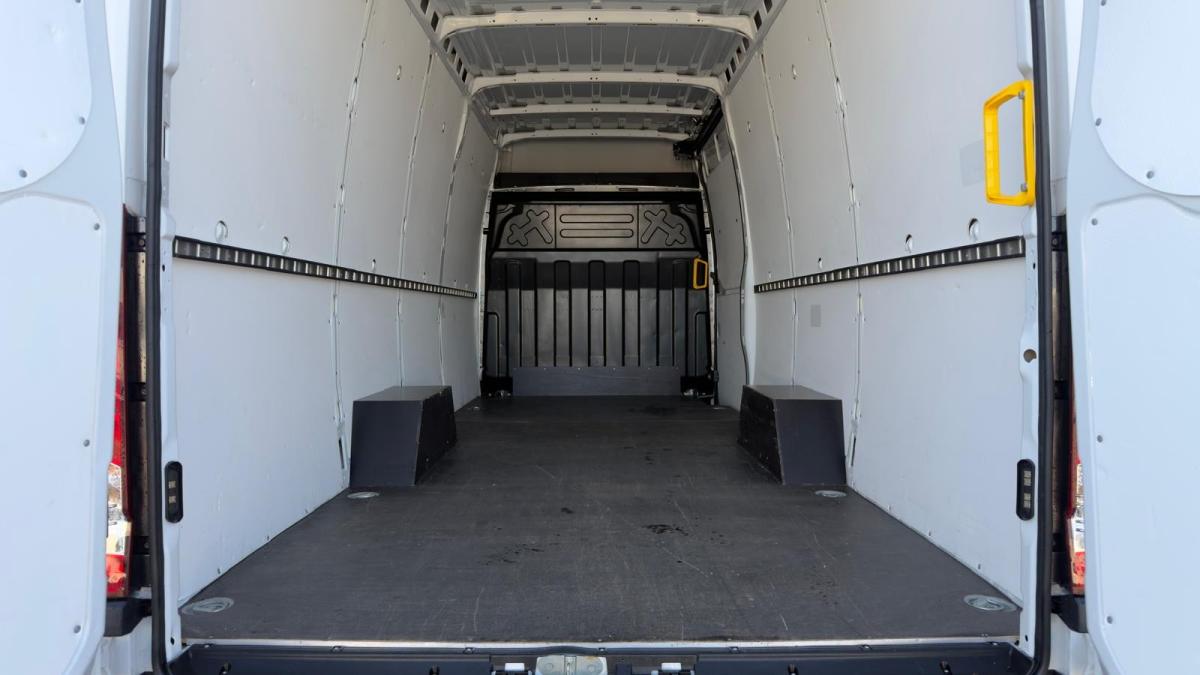 iveco-daily-2024-diesel-2998cc