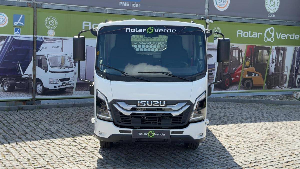 isuzu-nlr-2026-diesel-2999cc