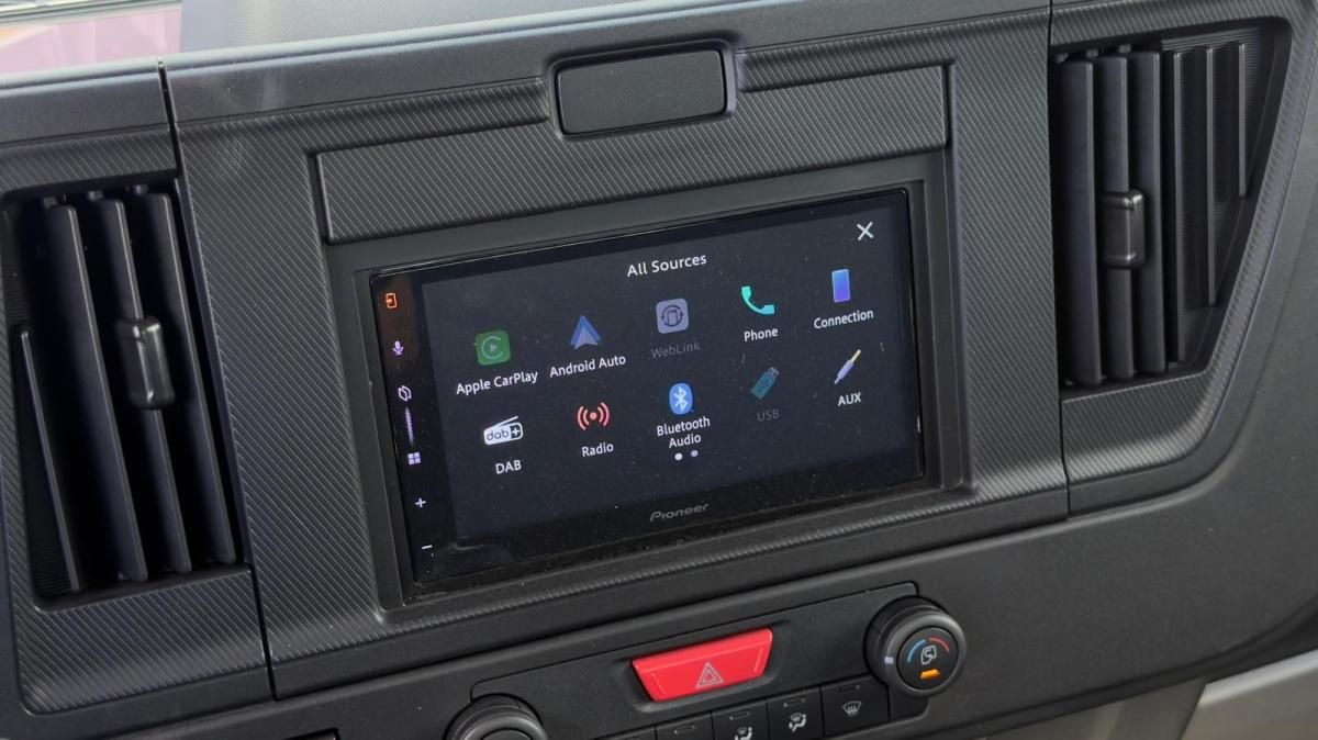 isuzu-nlr-2026-diesel-2999cc