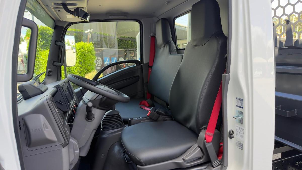 isuzu-nlr-2026-diesel-2999cc