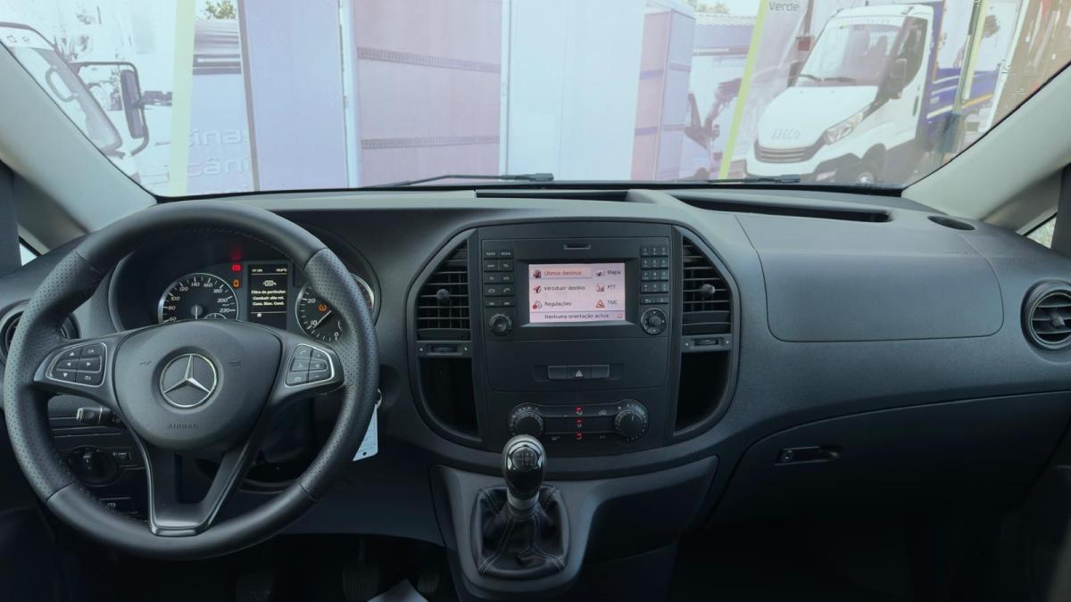 mercedes-benz-vito-2017-diesel-1598cc