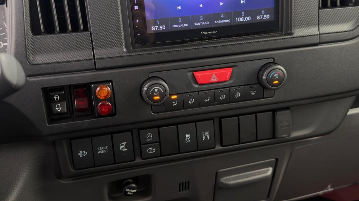 isuzu-nlr-2026-diesel-2999cc