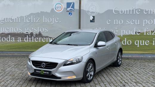 volvo-v40-2015-diesel-1560cc