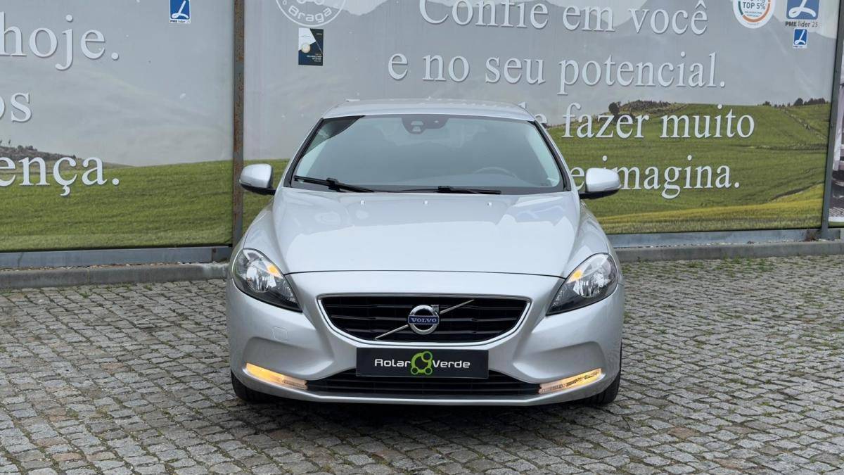 volvo-v40-2015-diesel-1560cc