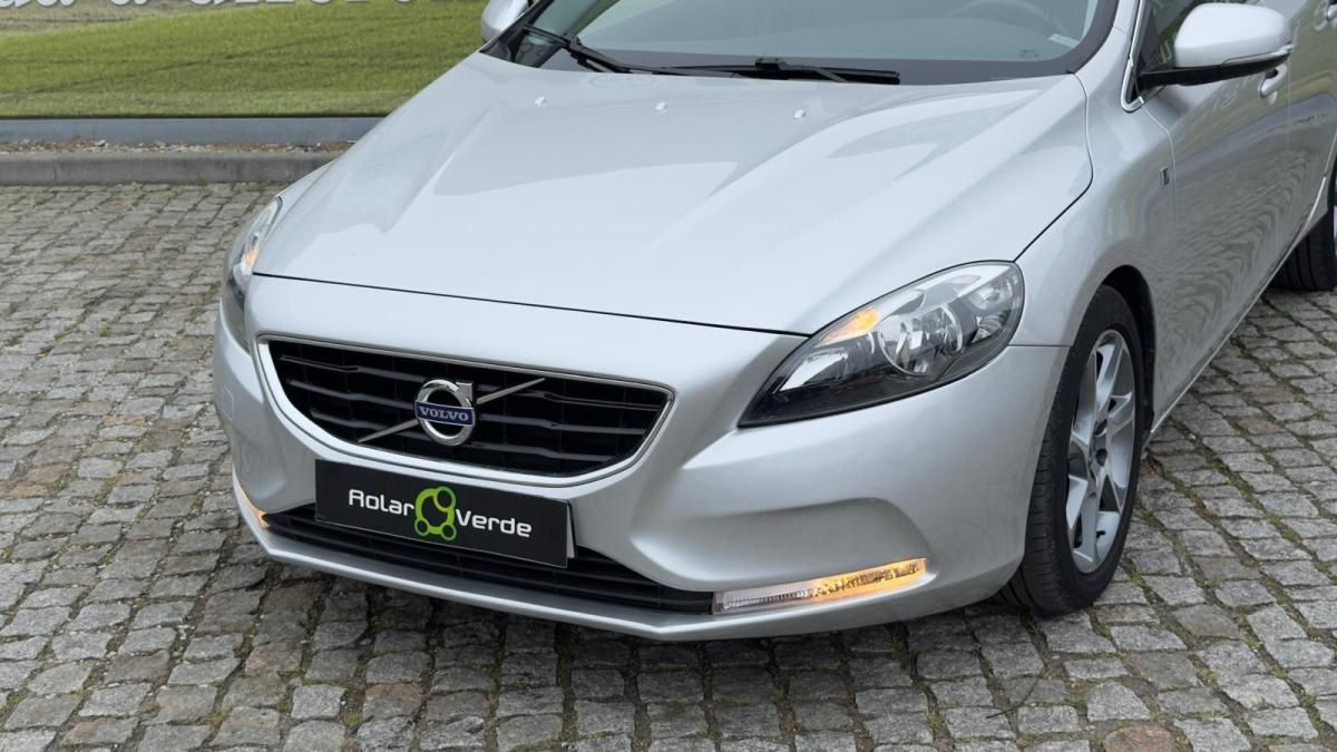 volvo-v40-2015-diesel-1560cc