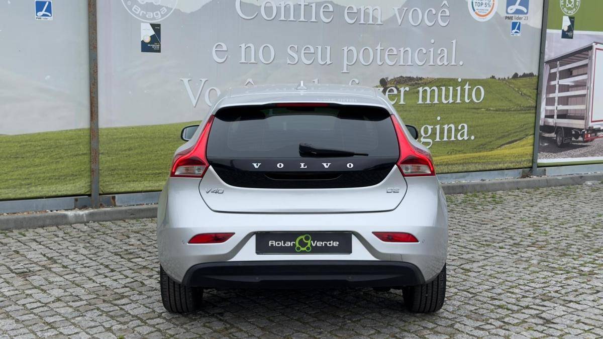 volvo-v40-2015-diesel-1560cc