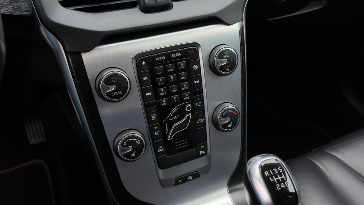 volvo-v40-2015-diesel-1560cc