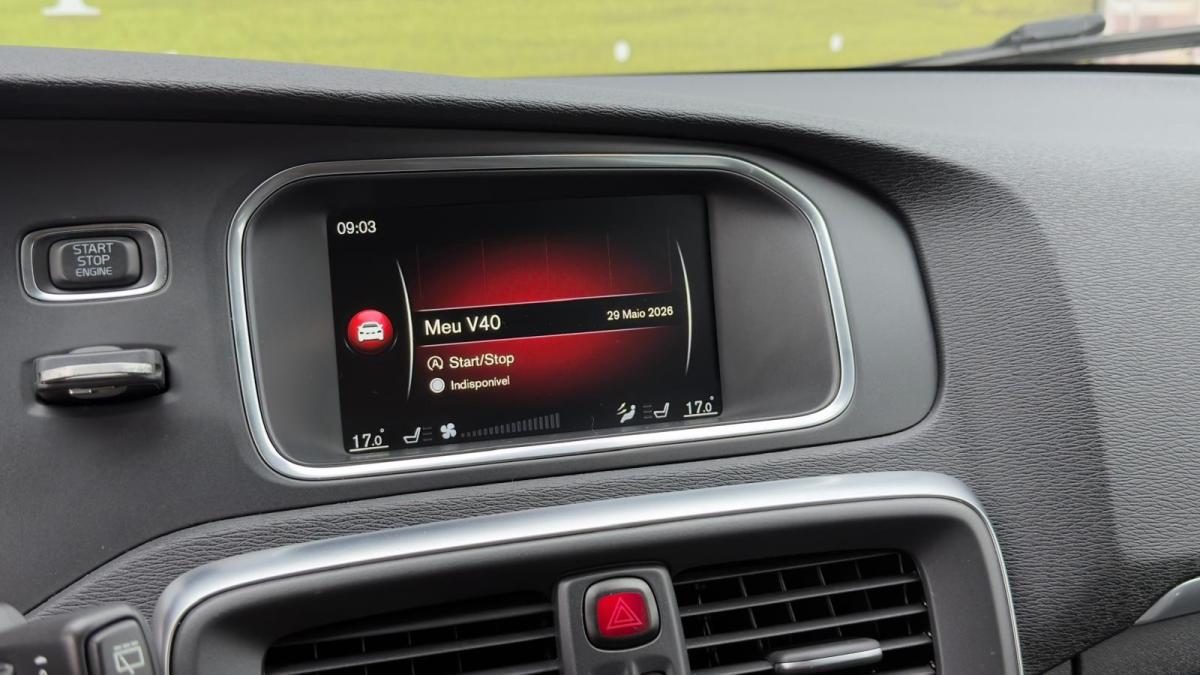 volvo-v40-2015-diesel-1560cc