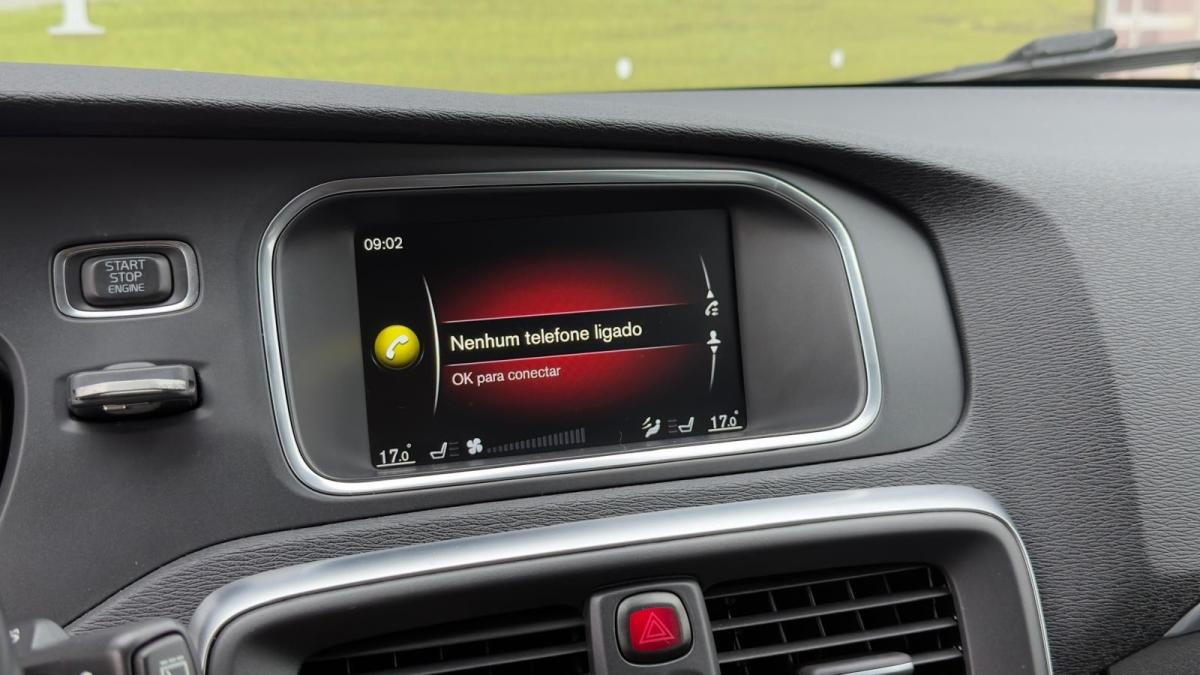 volvo-v40-2015-diesel-1560cc