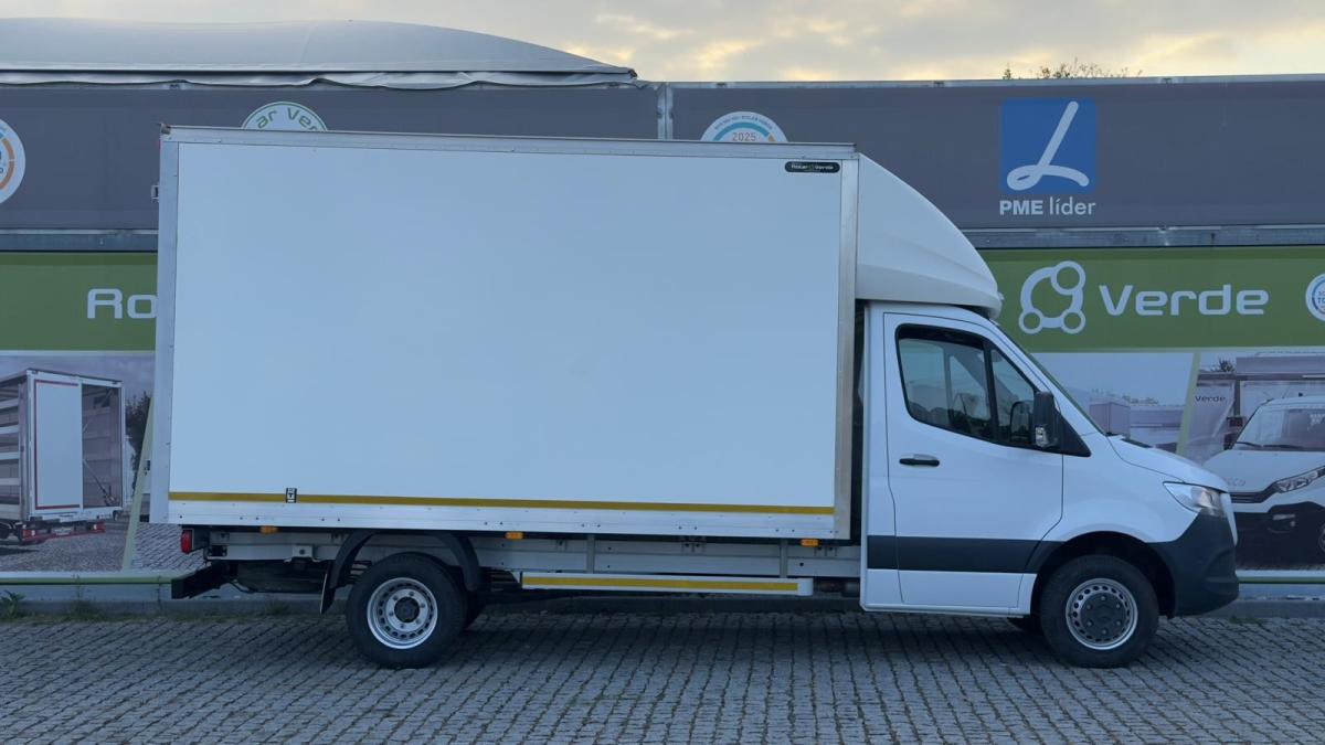mercedes-benz-sprinter-2023-diesel-1950cc