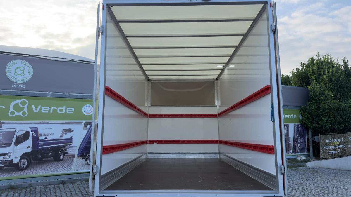 mercedes-benz-sprinter-2023-diesel-1950cc