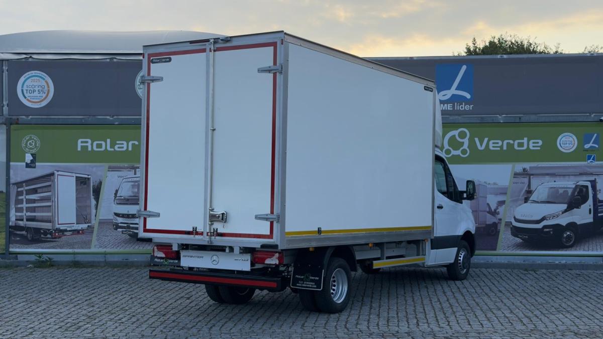 mercedes-benz-sprinter-2023-diesel-1950cc