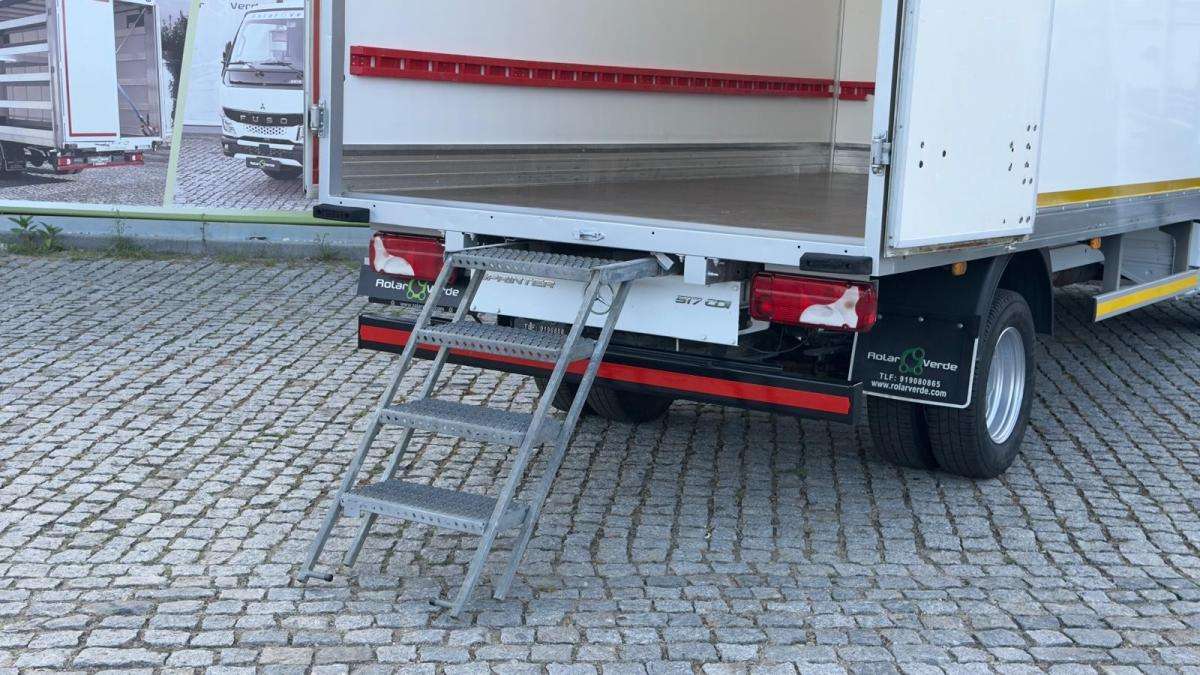 mercedes-benz-sprinter-2023-diesel-1950cc