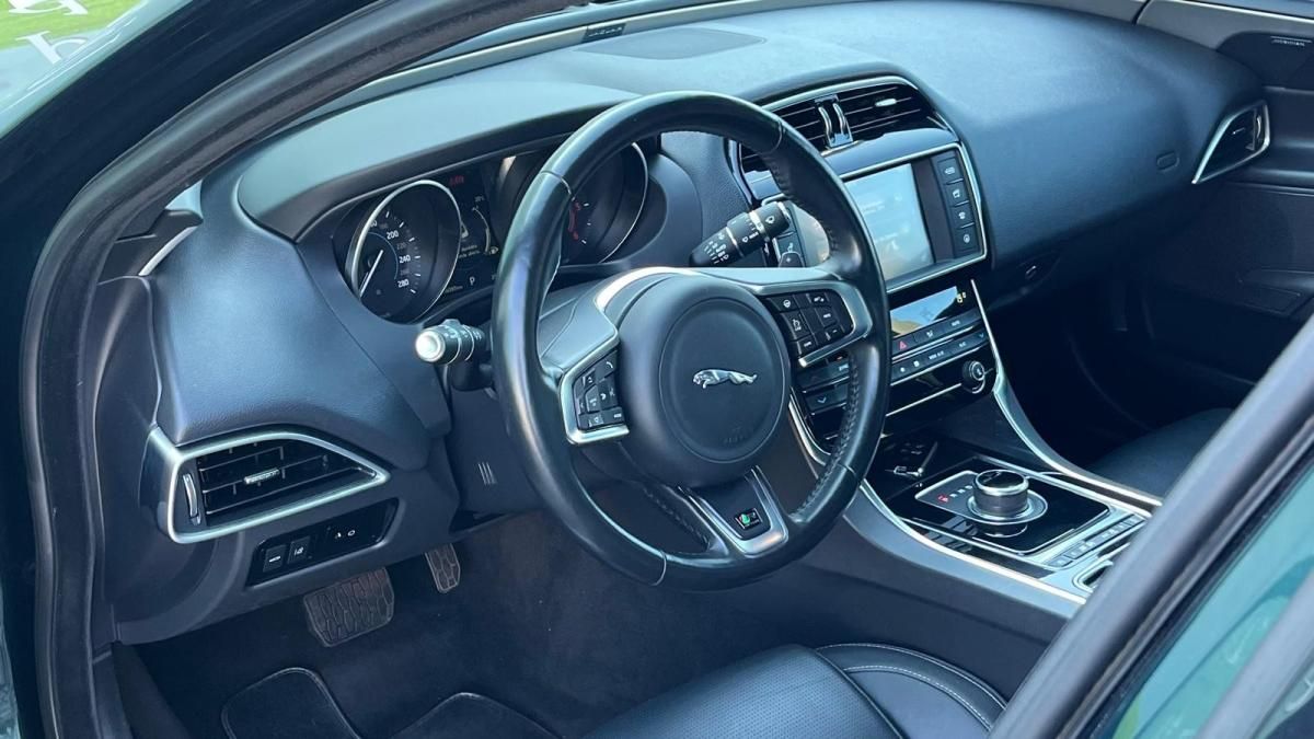 jaguar-xe-2017-diesel-1999cc
