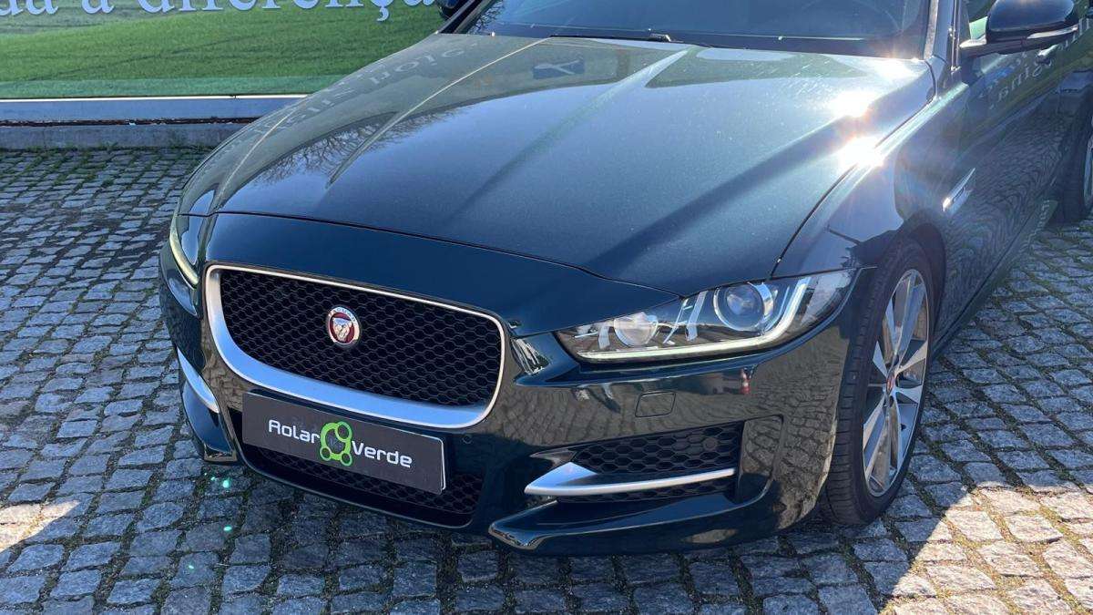 jaguar-xe-2017-diesel-1999cc