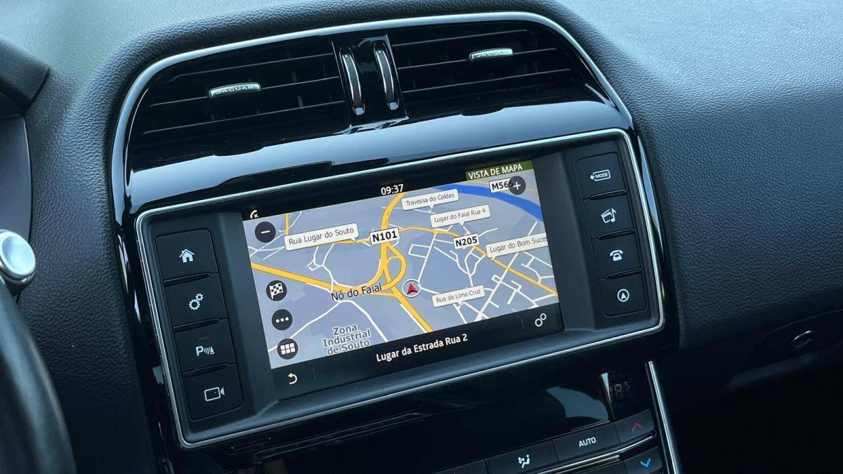 jaguar-xe-2017-diesel-1999cc