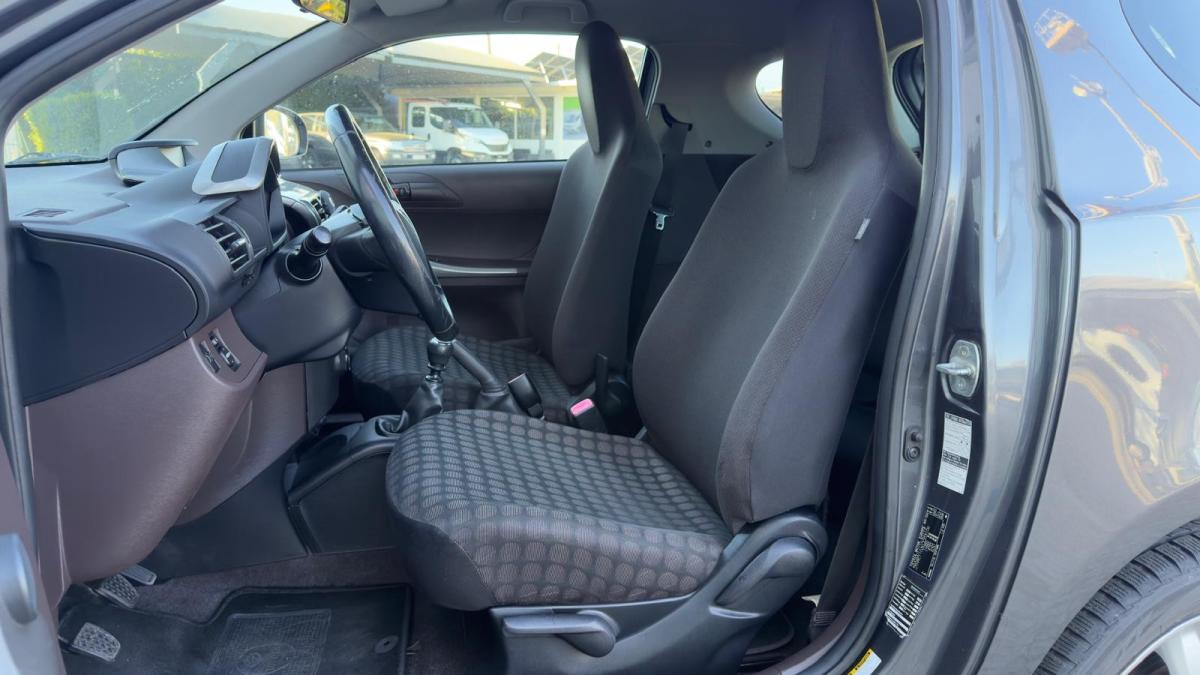toyota-iq-2010-diesel-1364cc