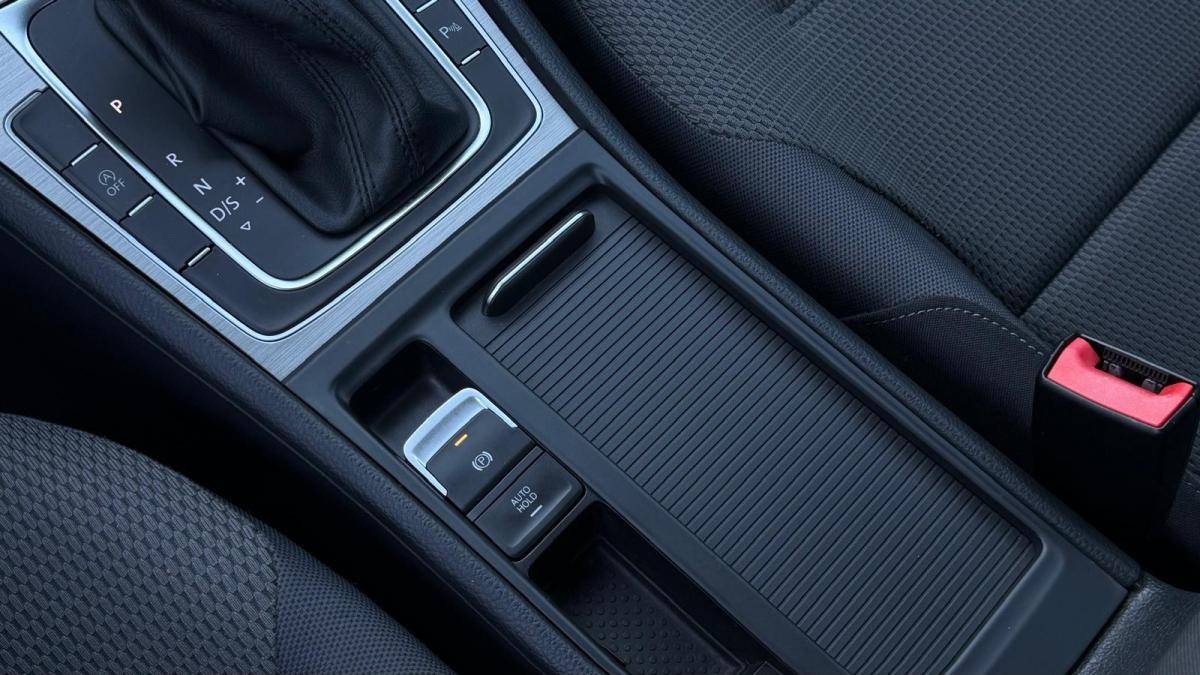 volkswagen-golf-2017-diesel-1598cc