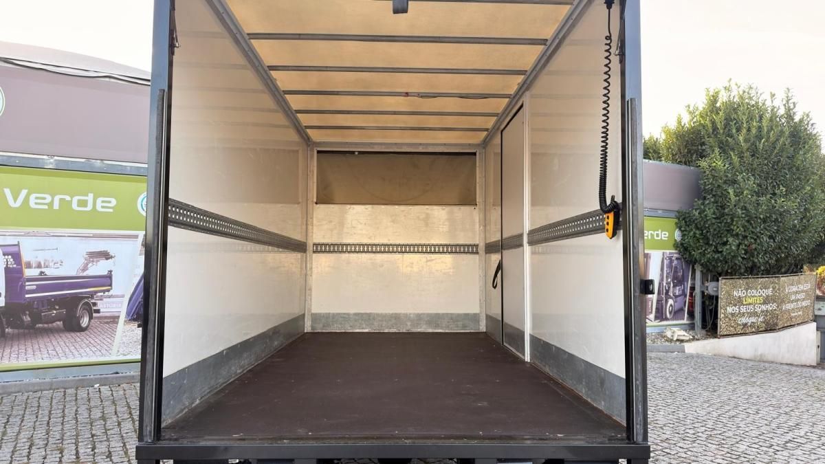 iveco-daily-2021-diesel-2998cc