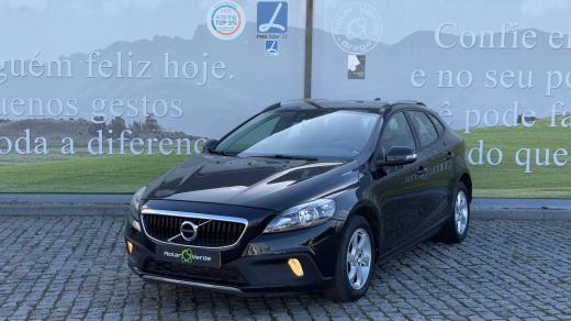 volvo-v40-cross-country-2018-diesel-1969cc
