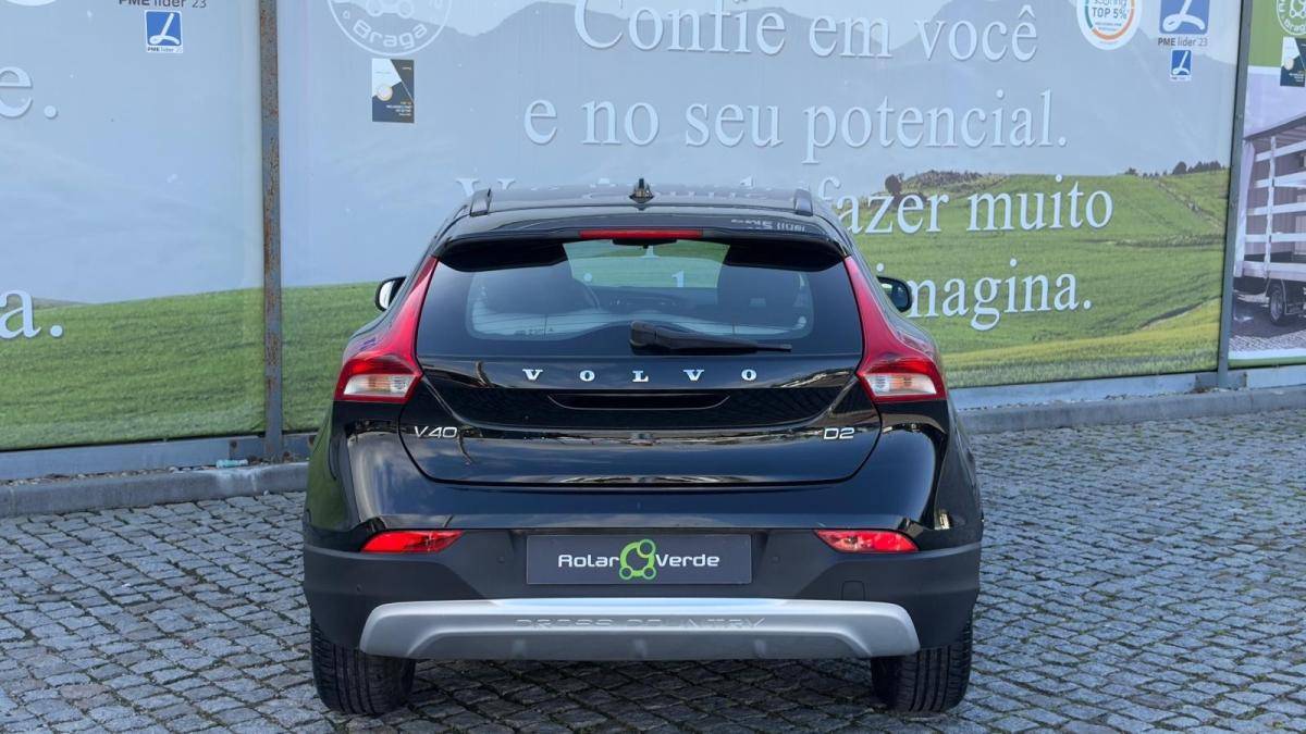 volvo-v40-cross-country-2018-diesel-1969cc