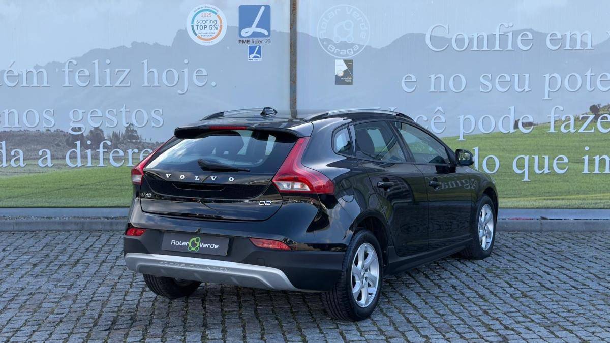 volvo-v40-cross-country-2018-diesel-1969cc