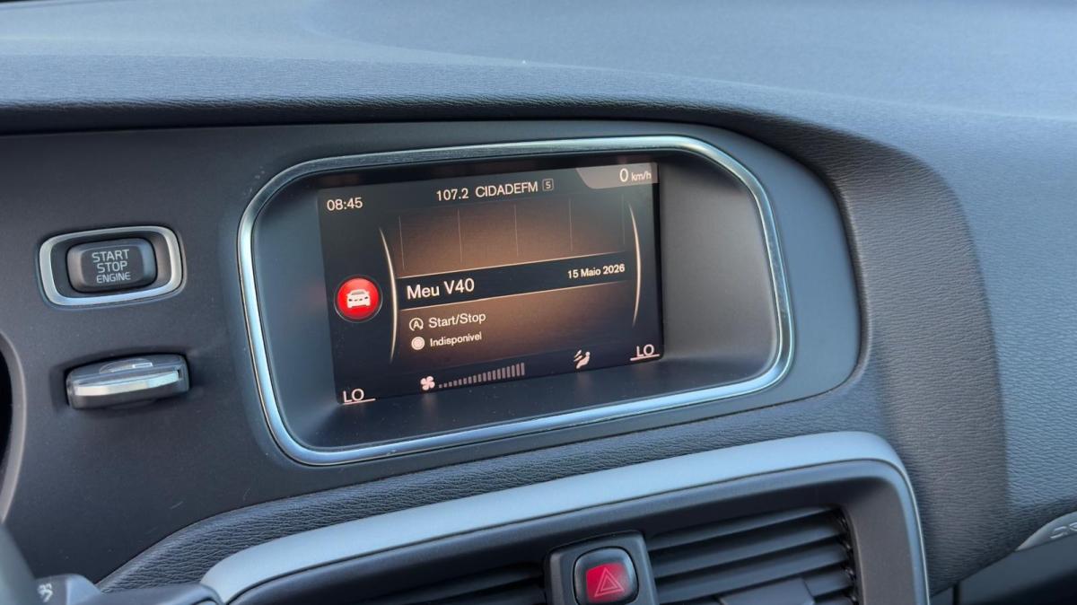 volvo-v40-cross-country-2018-diesel-1969cc