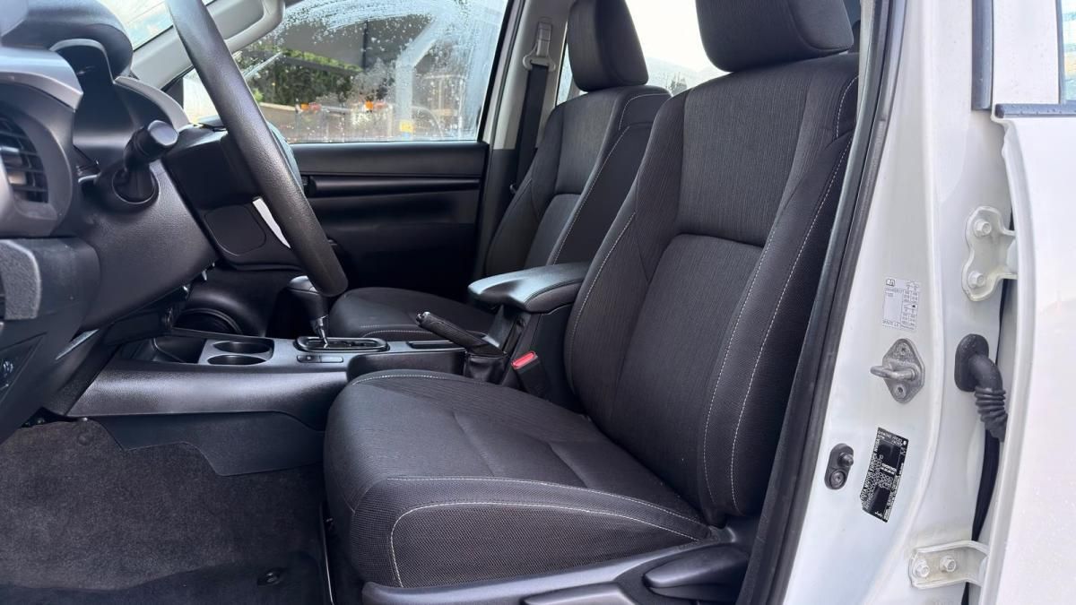 toyota-hilux-2025-diesel-2393cc