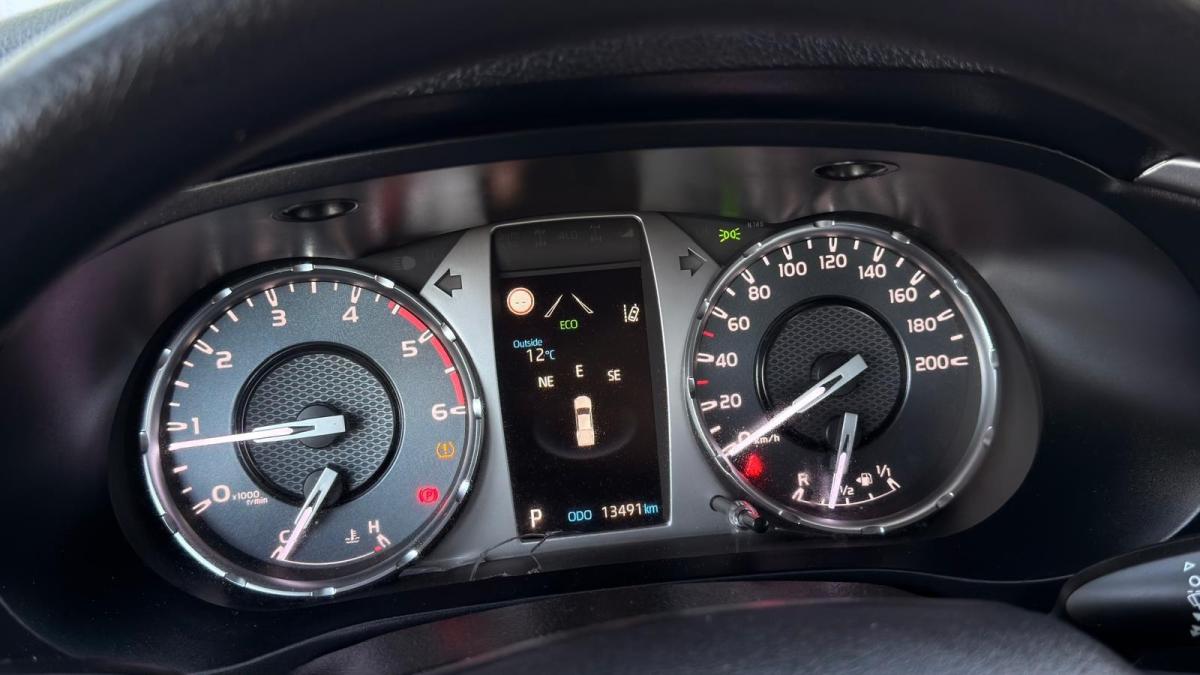 toyota-hilux-2025-diesel-2393cc
