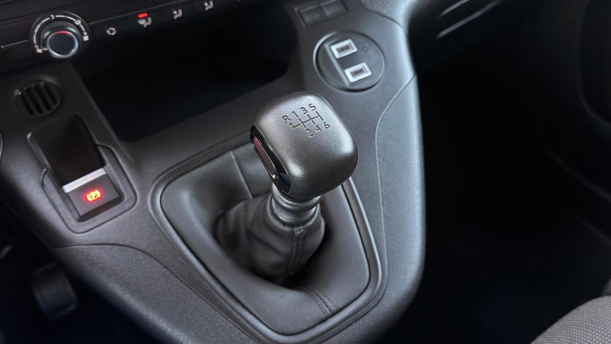 peugeot-partner-2025-diesel-1499cc