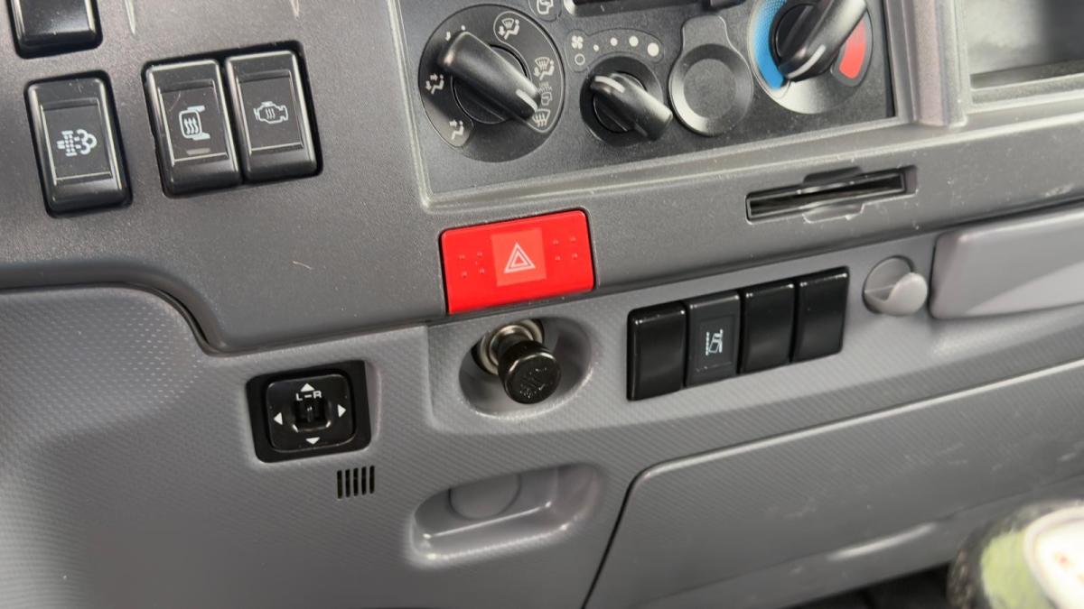 isuzu-nlr-2019-diesel-2999cc