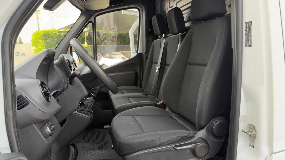 mercedes-benz-sprinter-2018-diesel-2143cc