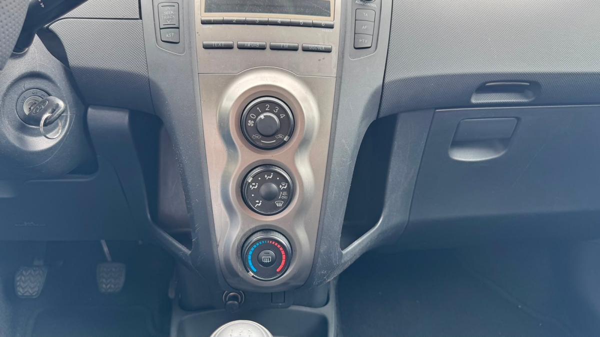 toyota-yaris-2010-gasolina-998cc