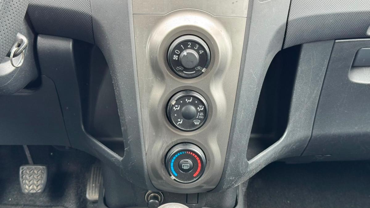 toyota-yaris-2010-gasolina-998cc