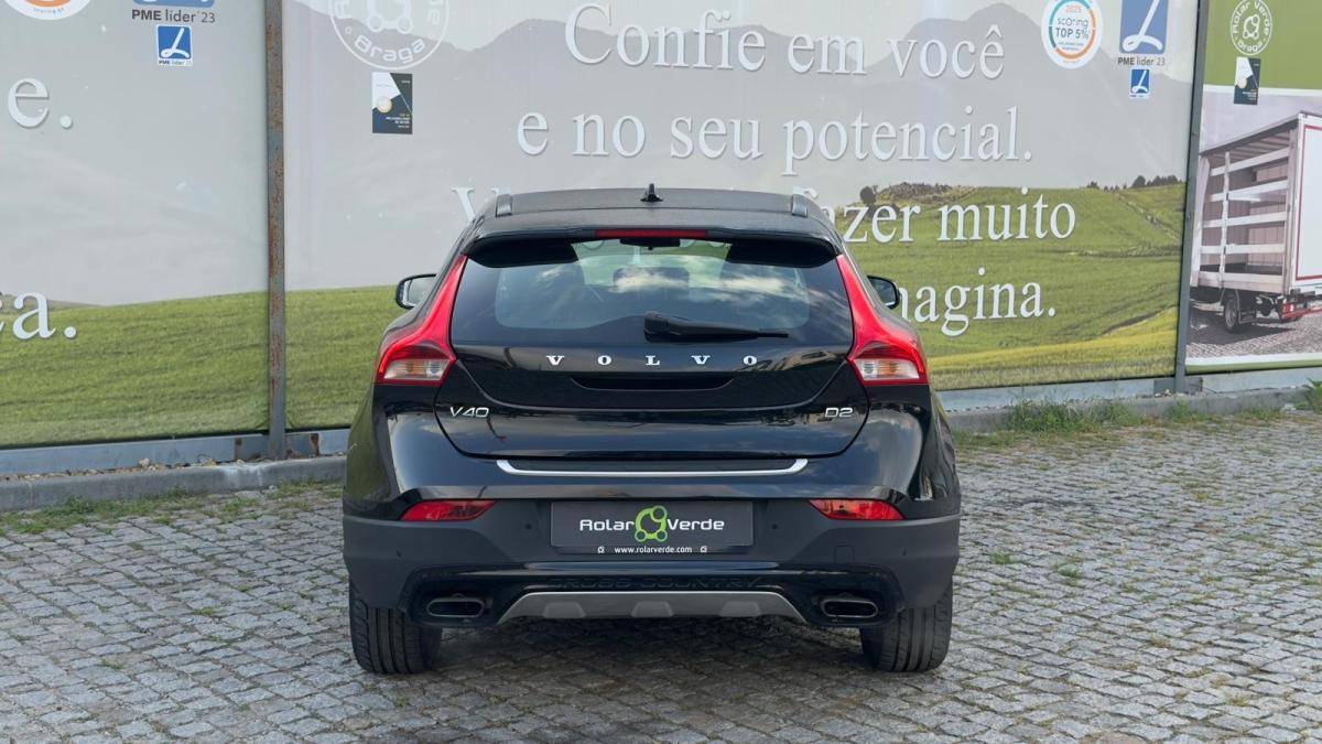 volvo-v40-cross-country-2016-diesel-1969cc