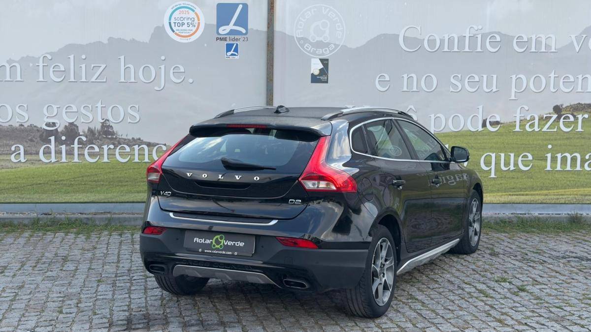 volvo-v40-cross-country-2016-diesel-1969cc