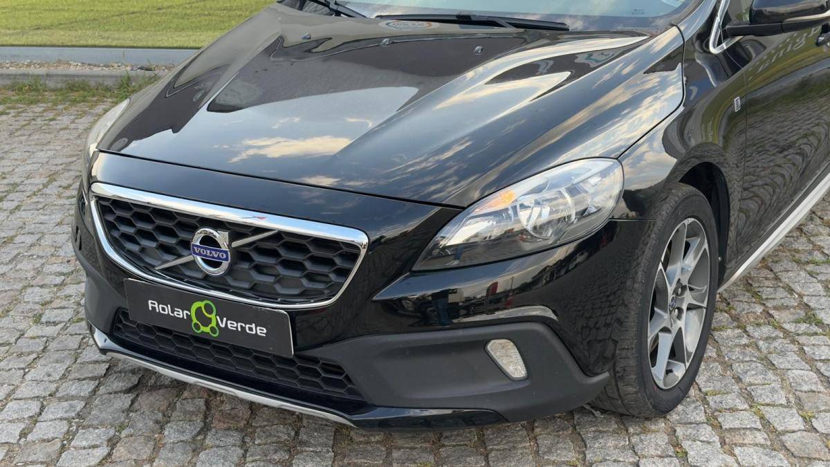 volvo-v40-cross-country-2016-diesel-1969cc