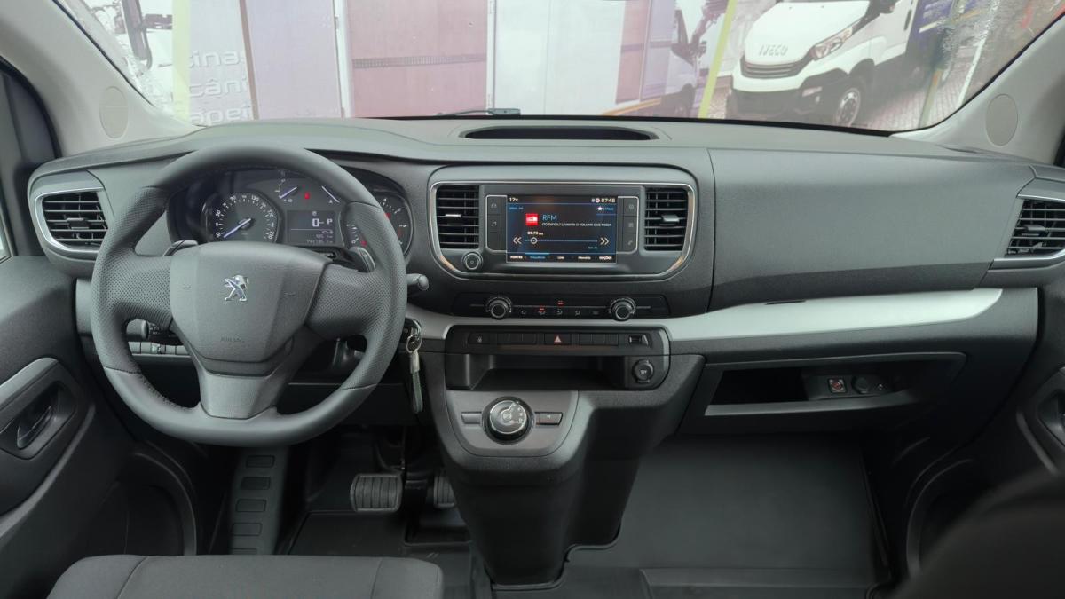 peugeot-traveller-2019-diesel-1997cc