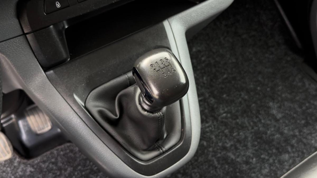 peugeot-expert-2018-diesel-1560cc