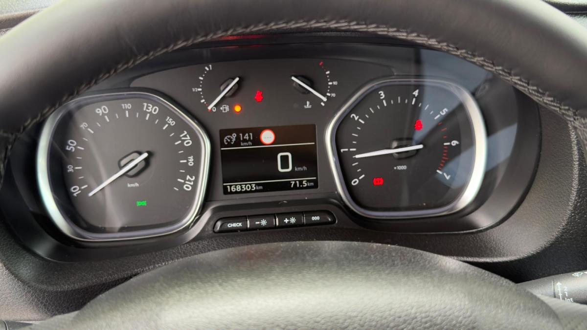 peugeot-expert-2018-diesel-1560cc