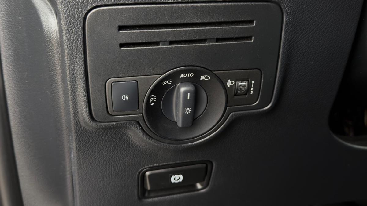 mercedes-benz-vito-2020-diesel-1950cc
