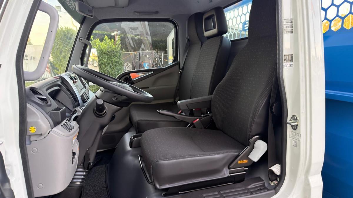 mitsubishi-canter-2026-diesel-2998cc