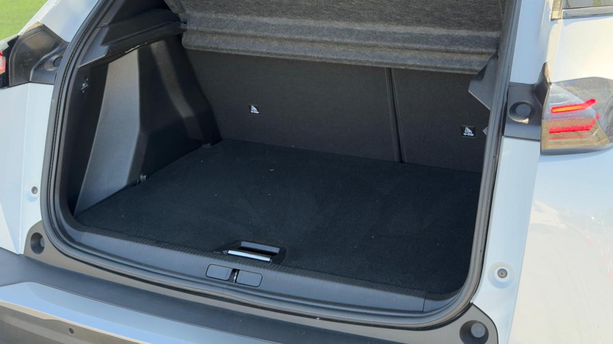 peugeot-2008-2023-gasolina-1199cc