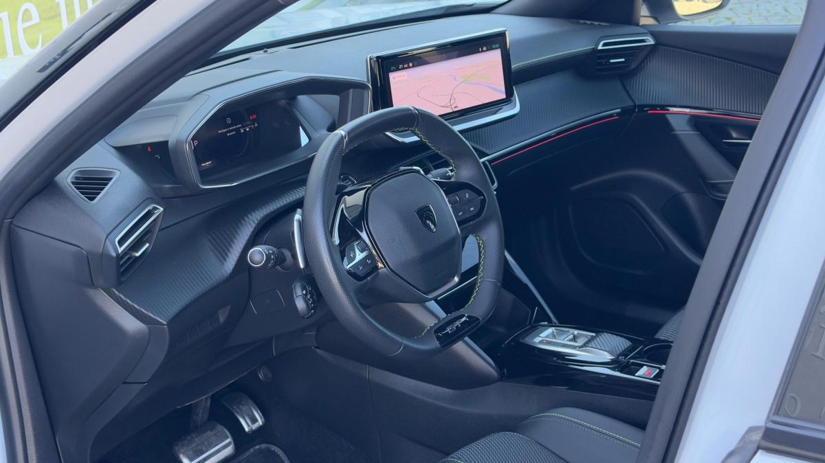 peugeot-2008-2023-gasolina-1199cc