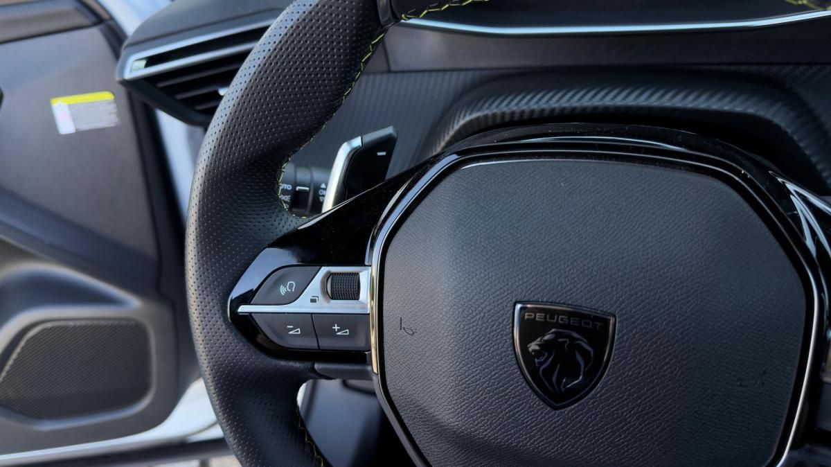 peugeot-2008-2023-gasolina-1199cc