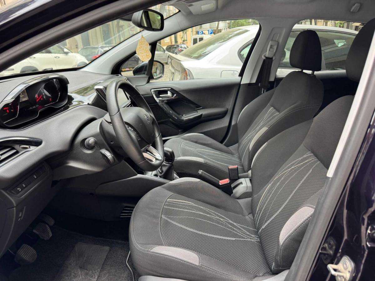 peugeot-208-2015-gasolina-1199cc