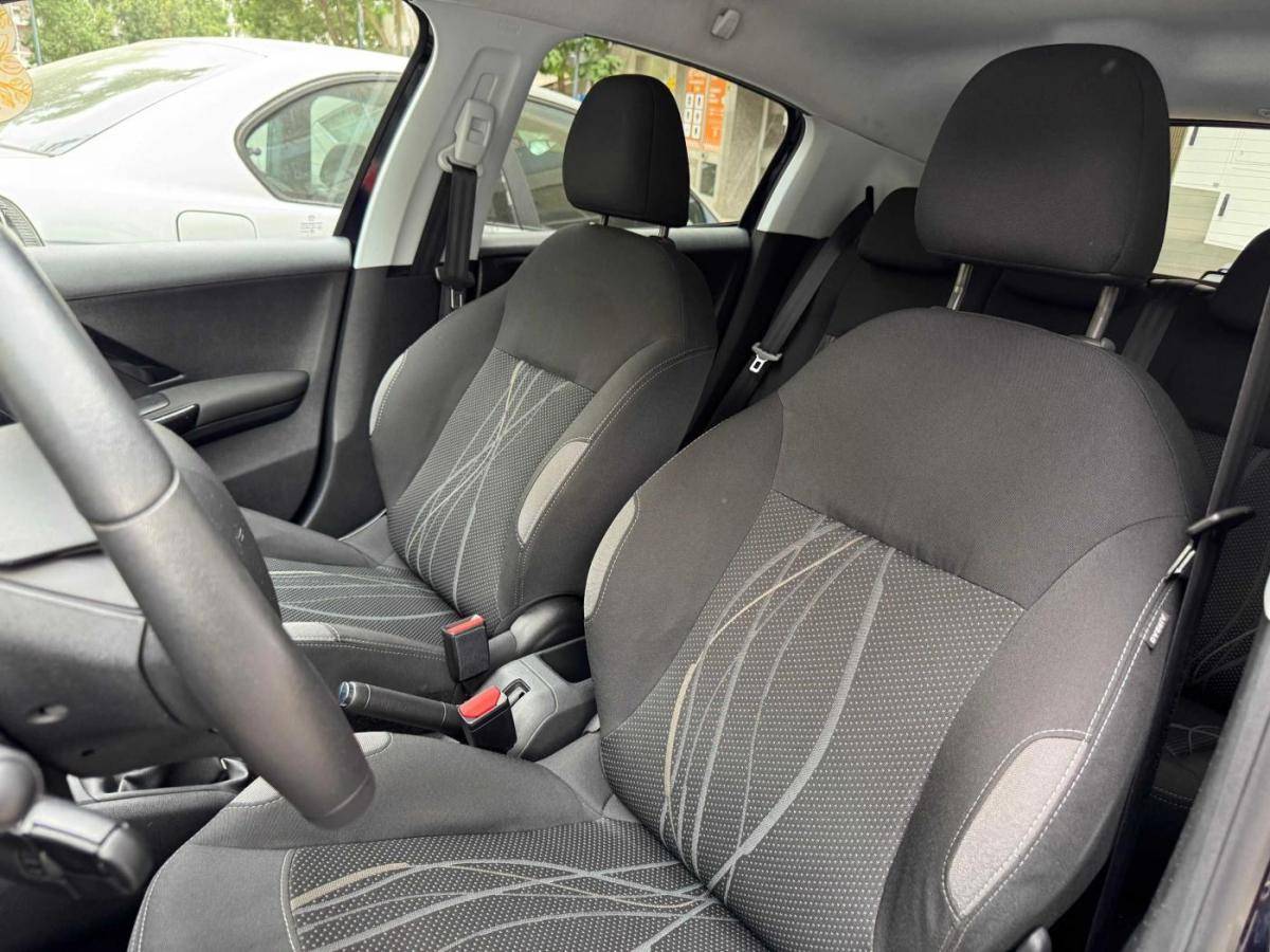 peugeot-208-2015-gasolina-1199cc