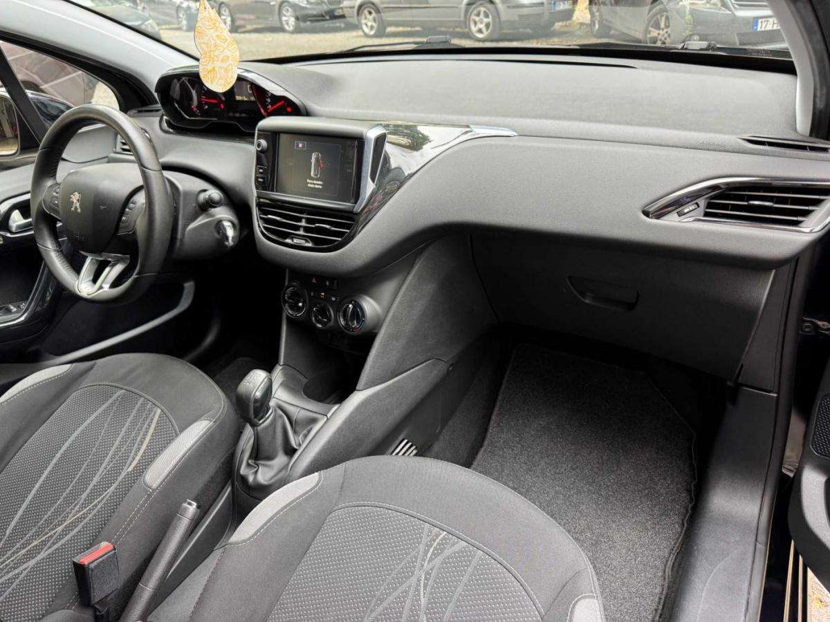 peugeot-208-2015-gasolina-1199cc